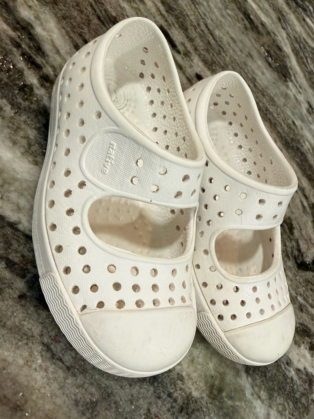Native Kids White Mary Jane Style Water Shoes/ Jefferson Juniper